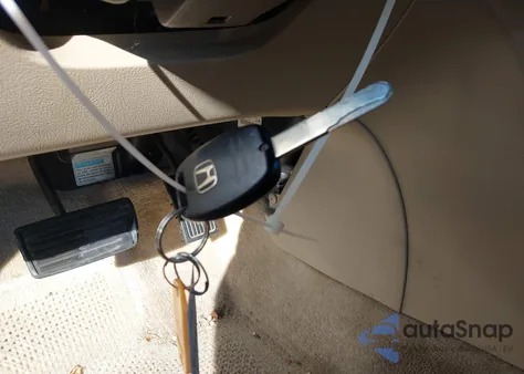 2005 Honda Accord 2.4 Lx z USA, uszkodzony, nr VIN 1HGCM56415A128467